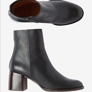Chie Mihara Low Heel Zip Boots | Like New